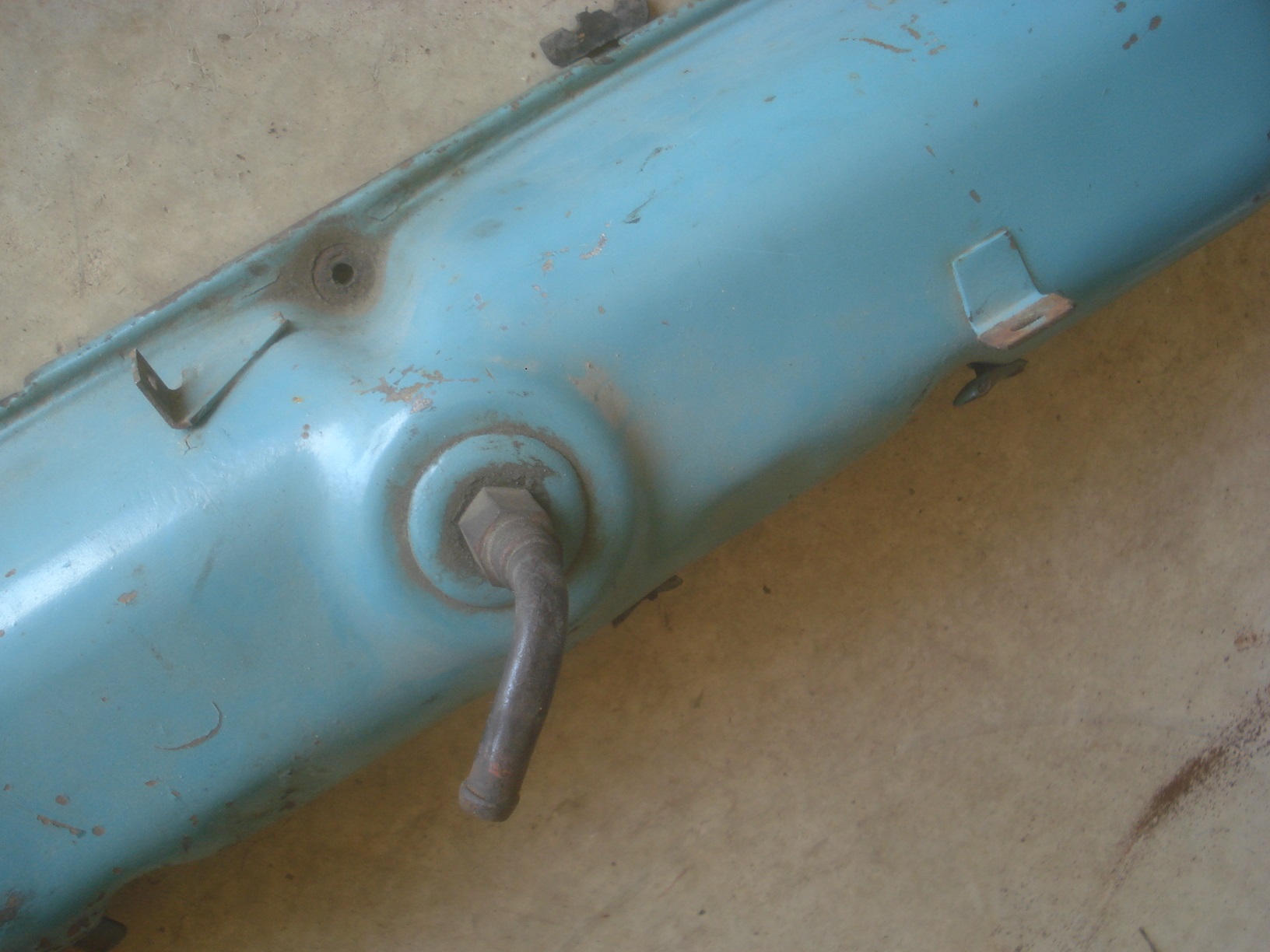 Attached picture 1969 turquoise valve cover.jpg